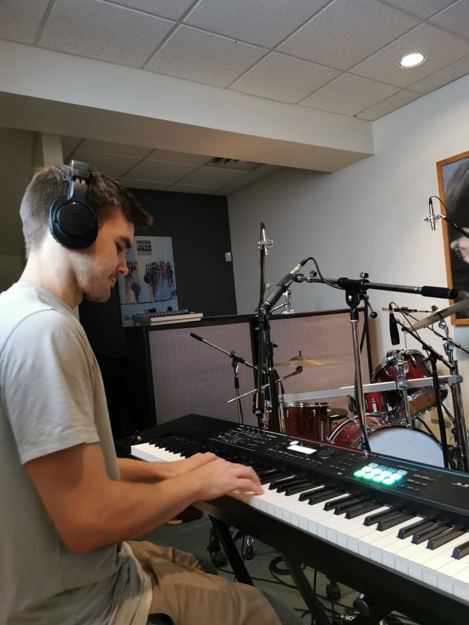 Adam Wiraszka at the piano